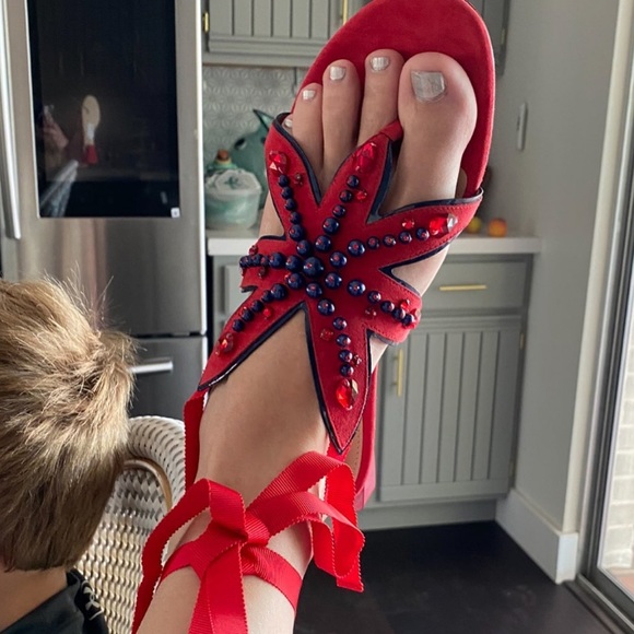 Meet your Posher, Erin - Picture 1 of 5